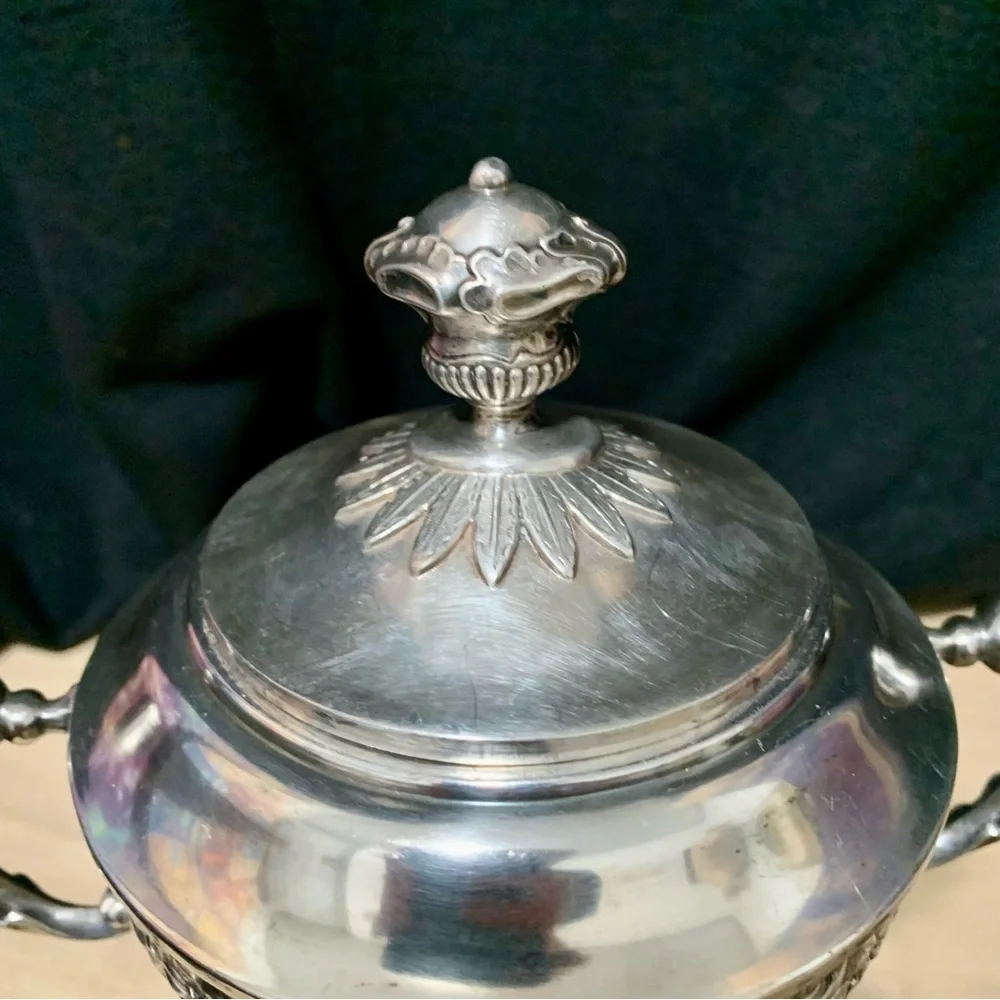 Vintage Silverplate Lidded Sugar Bowl Ornate Floral Dual Handle "M.E. Plateado” - Picture 3 of 9